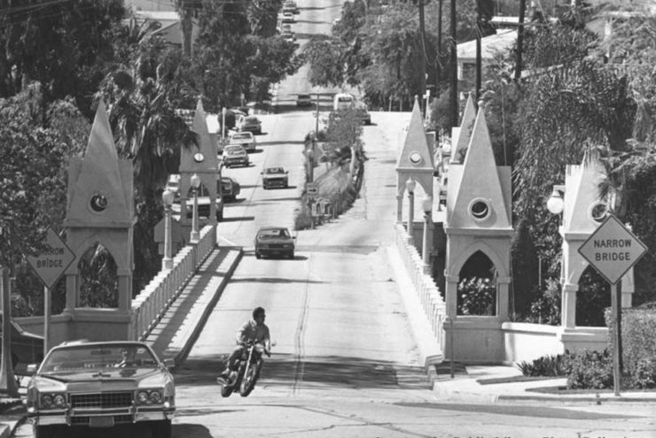 We love LA’s Los Feliz neighborhood from its Griffith Park to its Shakespeare Bridge. It inspired us to create our hoodies and sweatshirts.